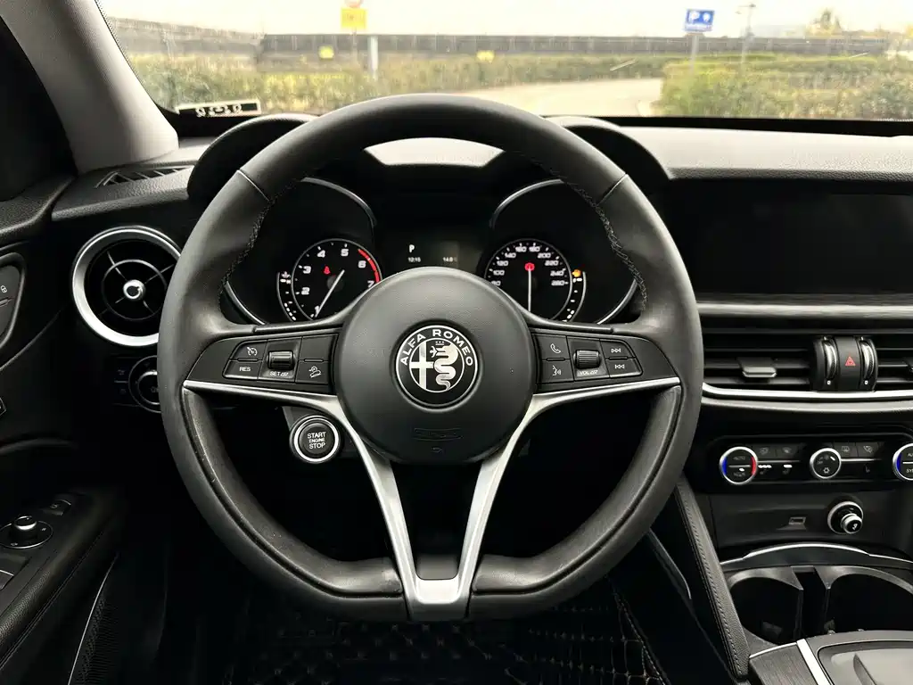 Stelvio 2017 2.0T 200HP Elite Edition купить на сайте DeffCars