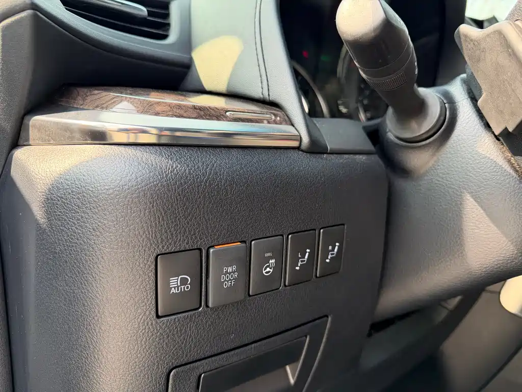 Wilfa 2023 Crown Dual Engine 2.5L HV Extreme Edition купить на сайте DeffCars