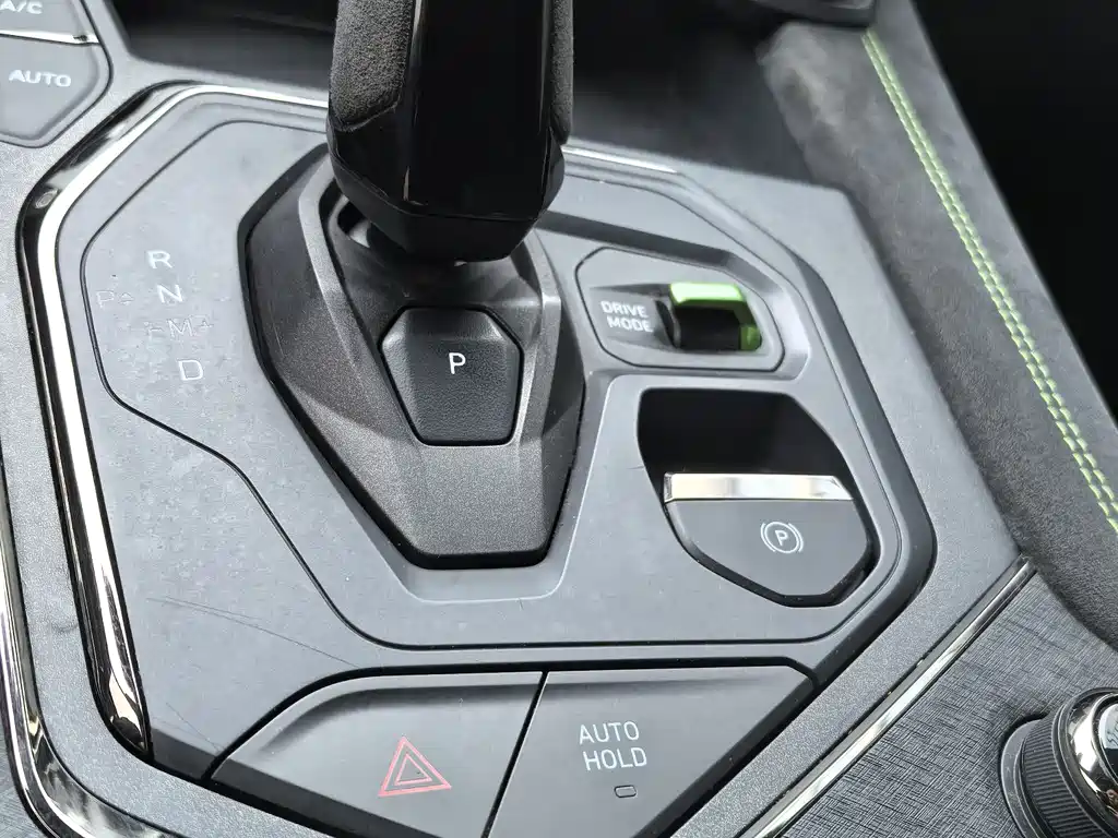 Lynk & Co 05 2022 05+ 2.0TD Automatic Performance Package купить на сайте DeffCars