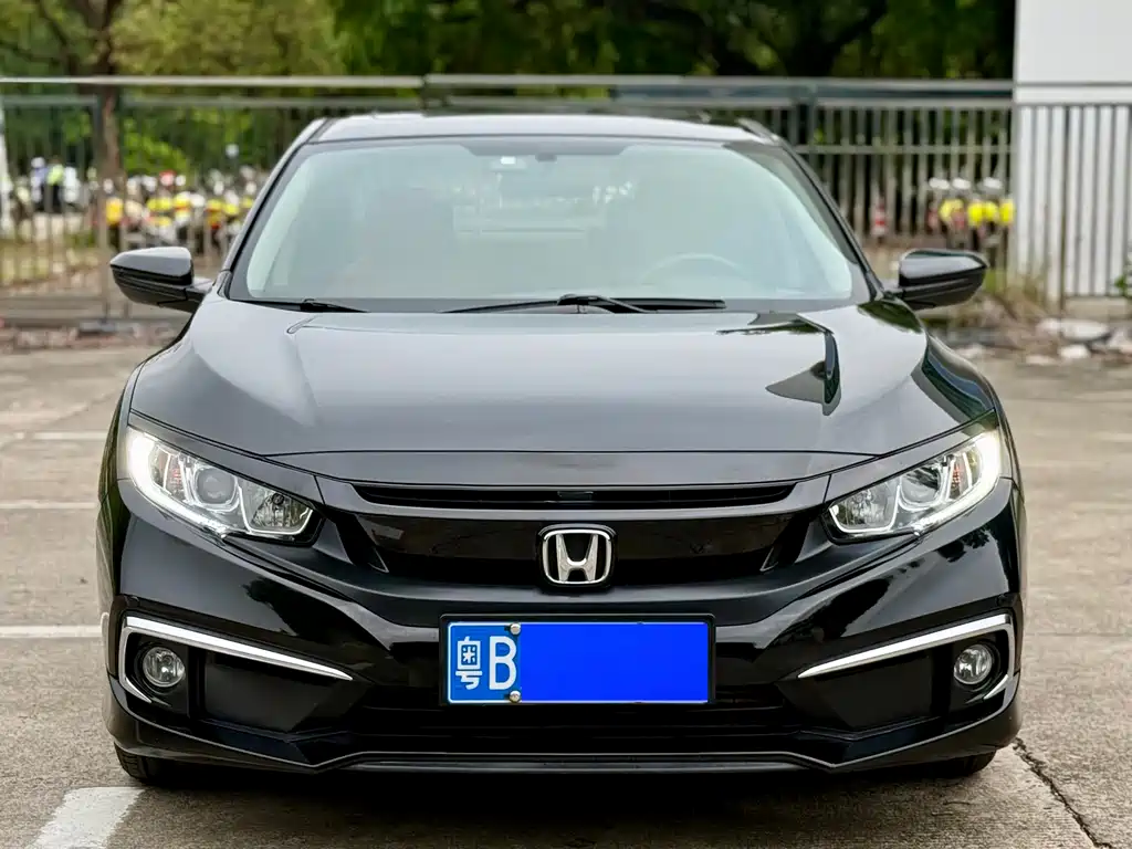 Civic 2019 220TURBO CVT Dynamic Edition National V купить на сайте DeffCars