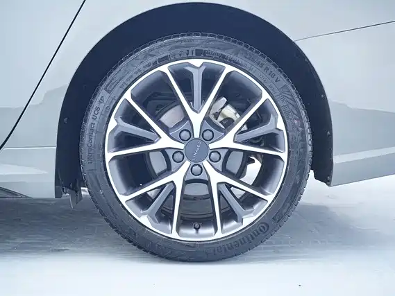 Lynk & Co 03 2021 1.5TD DCT Champion Edition купить на сайте DeffCars