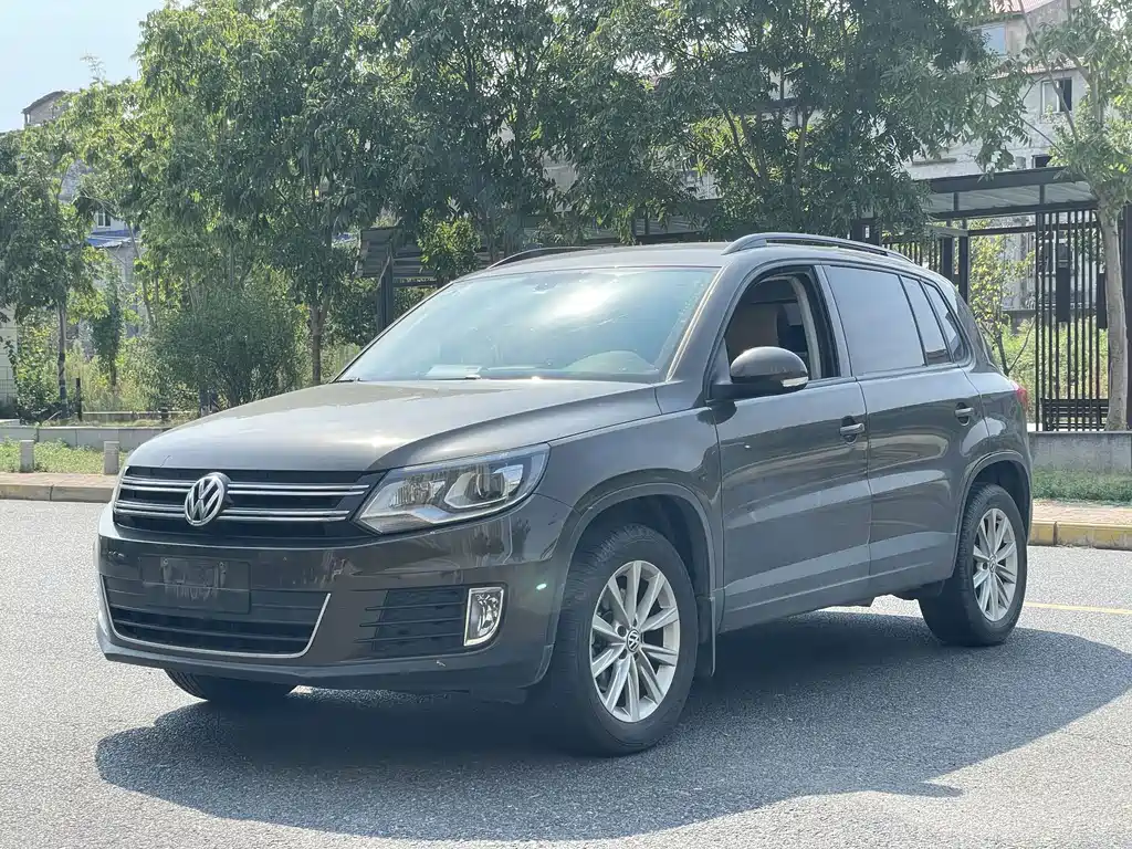 Tiguan 2015 1.8TSI automatic two-wheel drive comfort version купить на сайте DeffCars