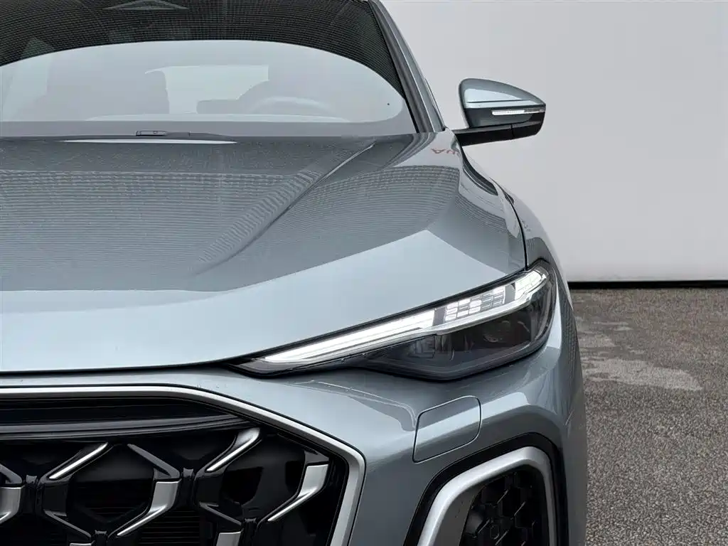 Audi Q5L 2026 2.0T Exclusive Edition for Ten Million Users купить на сайте DeffCars