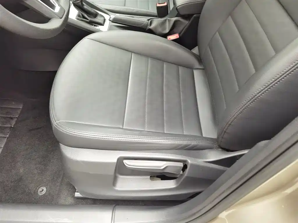 Octavia 2019 1.5L automatic comfort version купить на сайте DeffCars