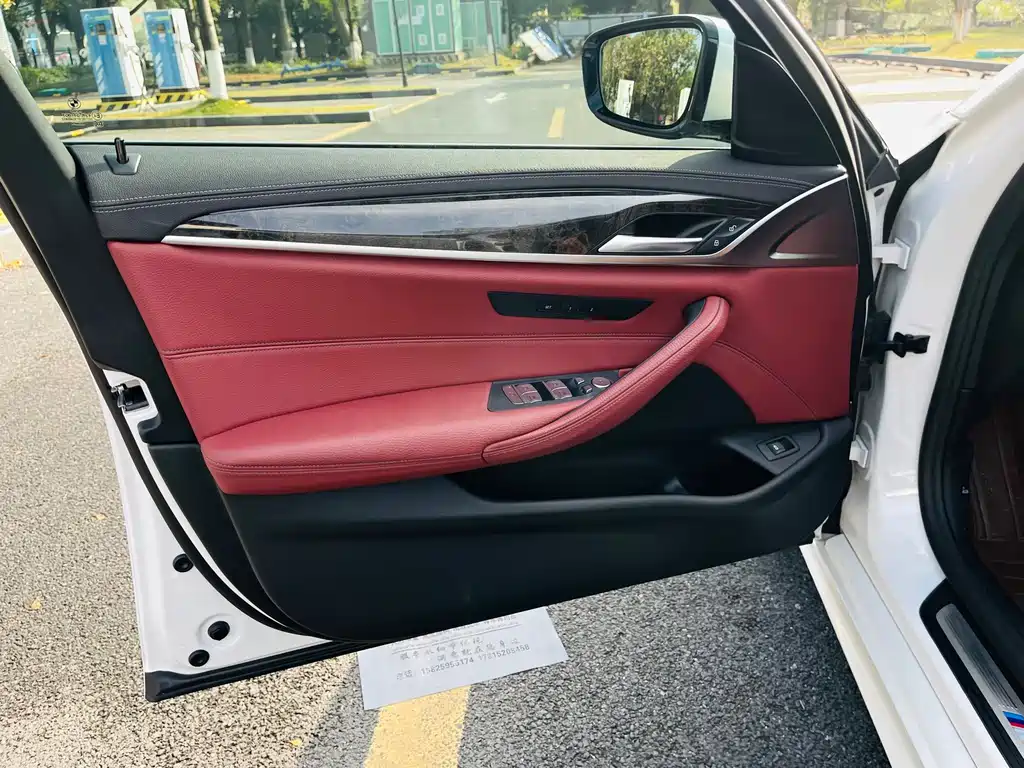 BMW 5 Series 2020 530Li Leading M Sports Package купить на сайте DeffCars