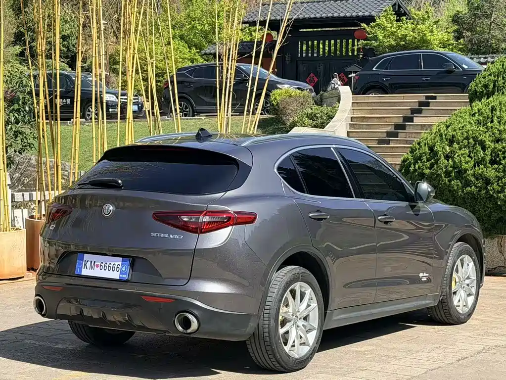 Stelvio 2020 2.0T 280HP Deluxe Edition купить на сайте DeffCars