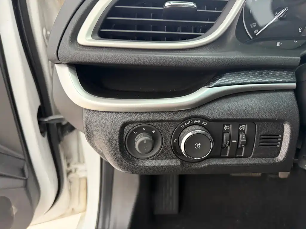 Yinglang 2021 model model 1.5L automatic elite model купить на сайте DeffCars