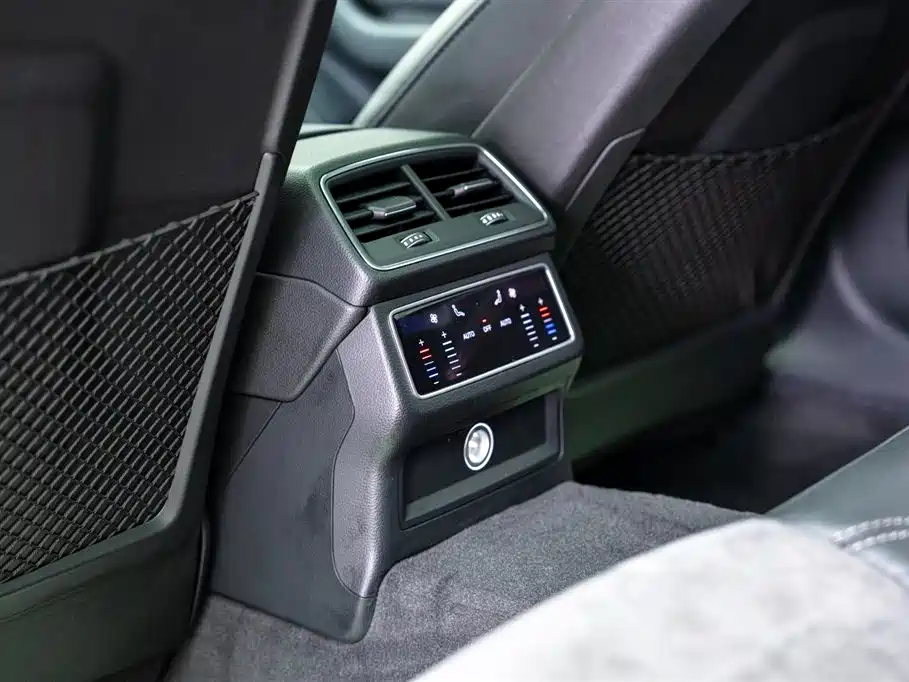 Audi A6L New Energy 2020 55 TFSI e quattro купить на сайте DeffCars