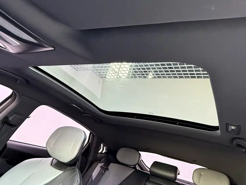Changan UNI-V 2022 1.5T premium model купить на сайте DeffCars