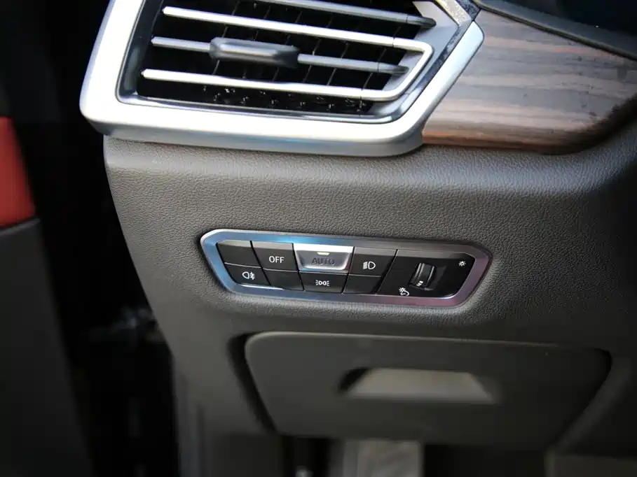 BMW X5 2022 facelift xDrive 40Li M sports package купить на сайте DeffCars