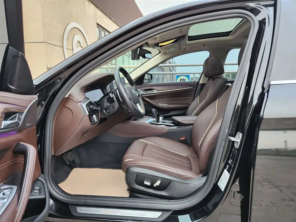 BMW 5 Series 2020 530Li Leading Luxury Package купить на сайте DeffCars
