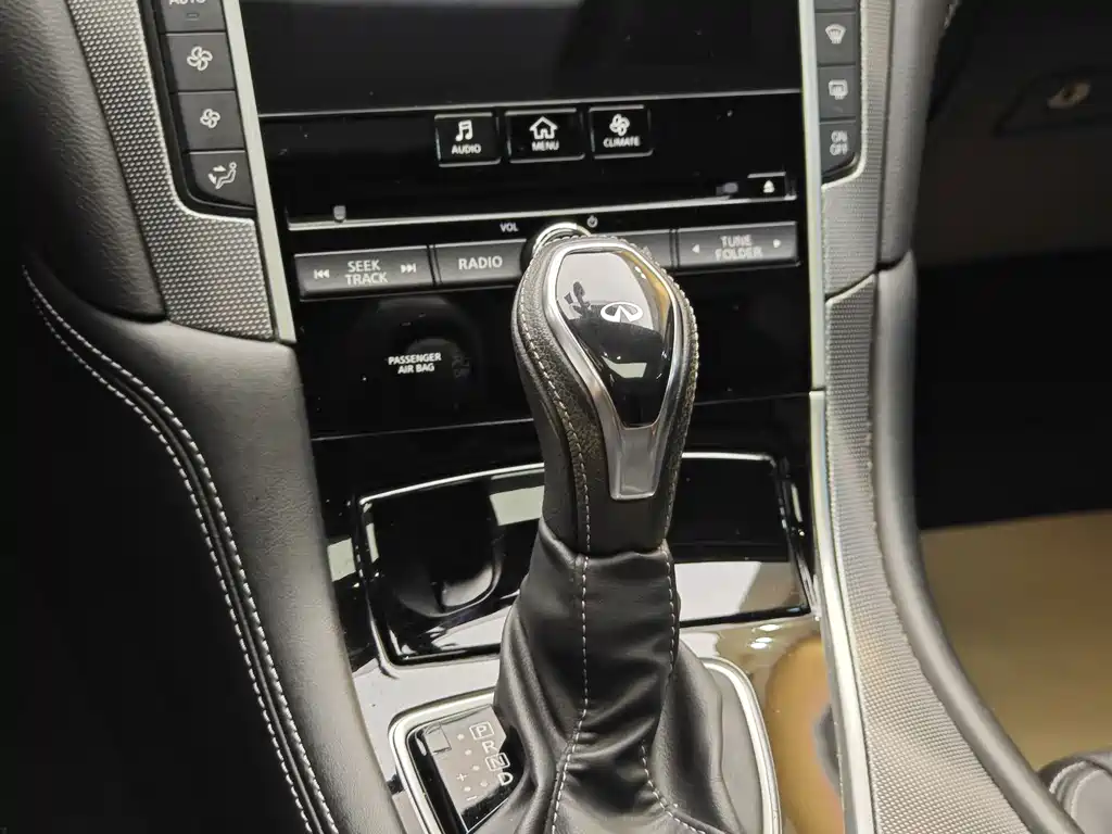 Infiniti Q50L 2018 2.0T Premium Edition National VI купить на сайте DeffCars