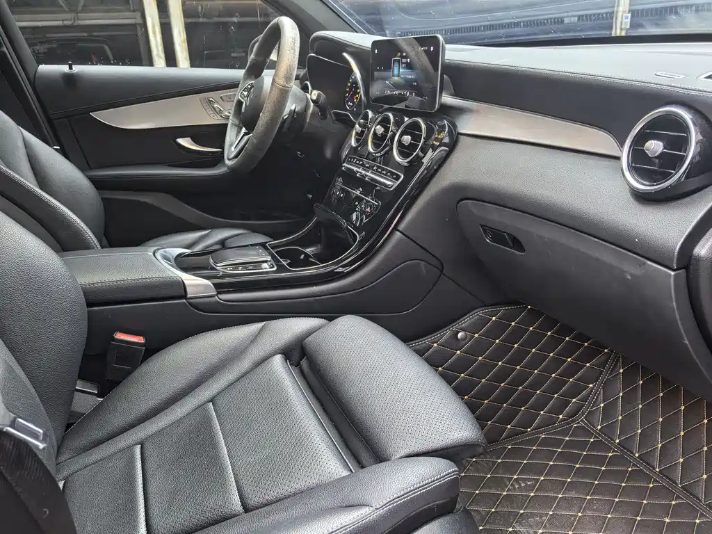 Mercedes-Benz GLC Coupe 2021 GLC 260 4MATIC Coupe SUV купить на сайте DeffCars