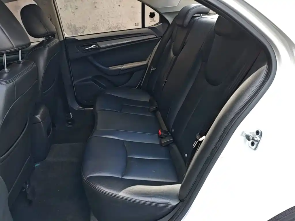 Roewe 360 ​​2017 1.5L Automatic Deluxe Edition купить на сайте DeffCars
