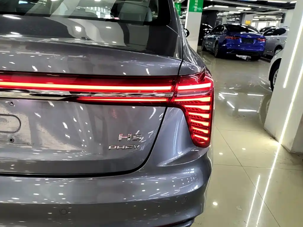 Hongqi H5 PHEV 2025 170 super hybrid version купить на сайте DeffCars