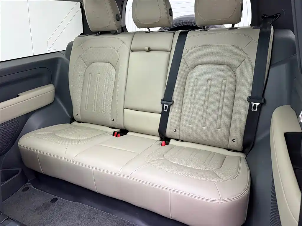 Land Rover Defender 2022 90 2.0T P300 Tiger Ambition Edition купить на сайте DeffCars