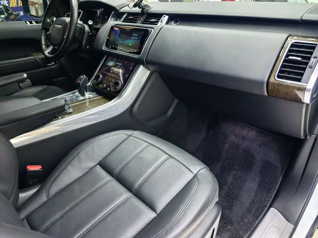 Range Rover Sport New Energy 2018 P400e купить на сайте DeffCars
