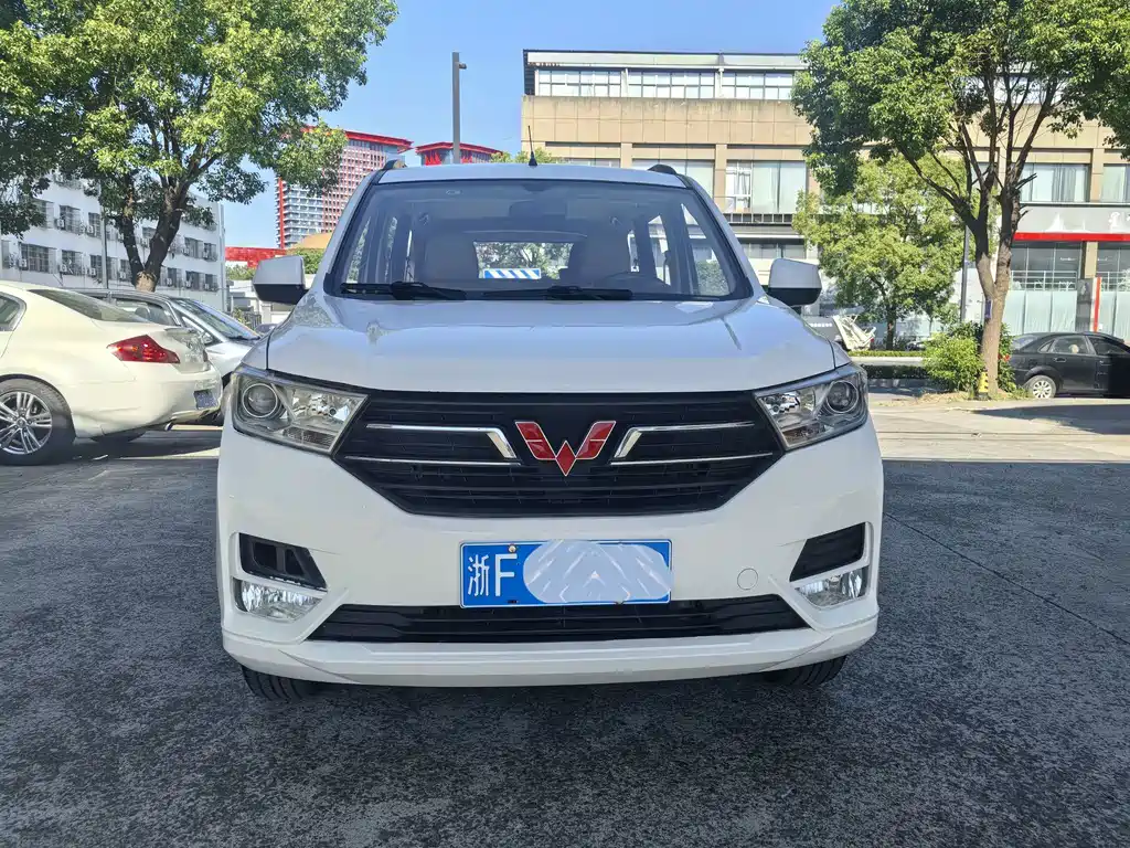 Wuling Hongguang 2018 1.5L Classic S Basic Model купить на сайте DeffCars