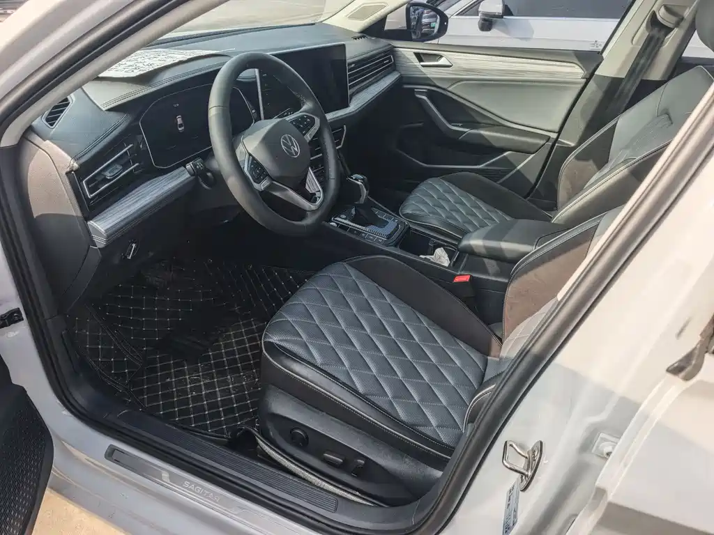Sagitar 2025 300TSI DSG Excellence Edition купить на сайте DeffCars