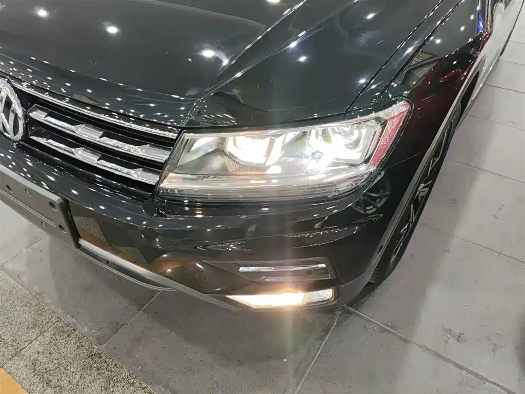 Tiguan L 2020 330TSI automatic two-wheel drive smart luxury version National VI купить на сайте DeffCars