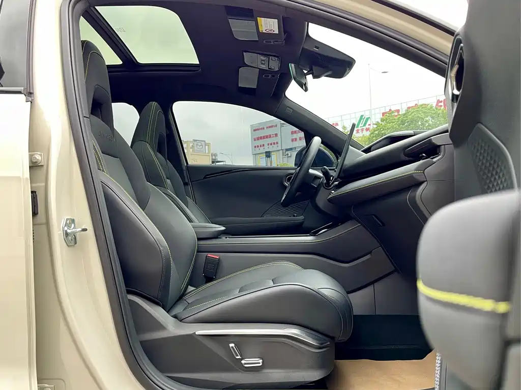 Lynk & Co 06 2025 Renew 1.5T Halo купить на сайте DeffCars