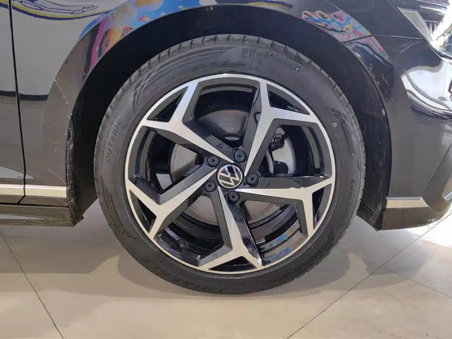 Magotan 2023 2 million commemorative edition 330TSI DSG leading model купить на сайте DeffCars