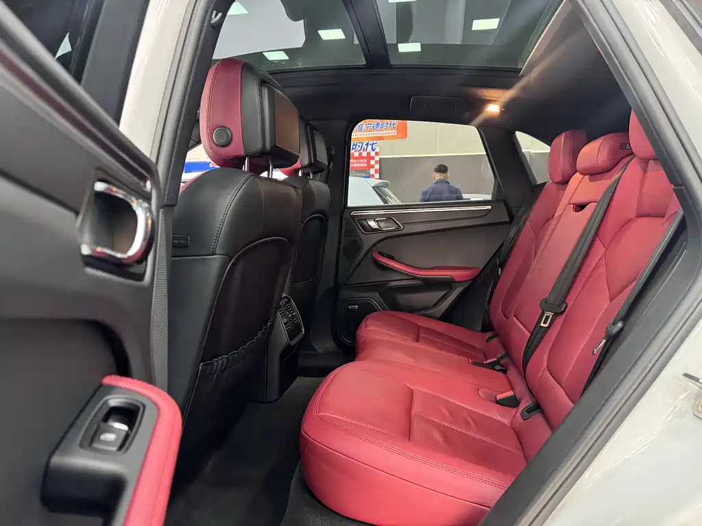 Macan 2016 Macan 2.0T купить на сайте DeffCars