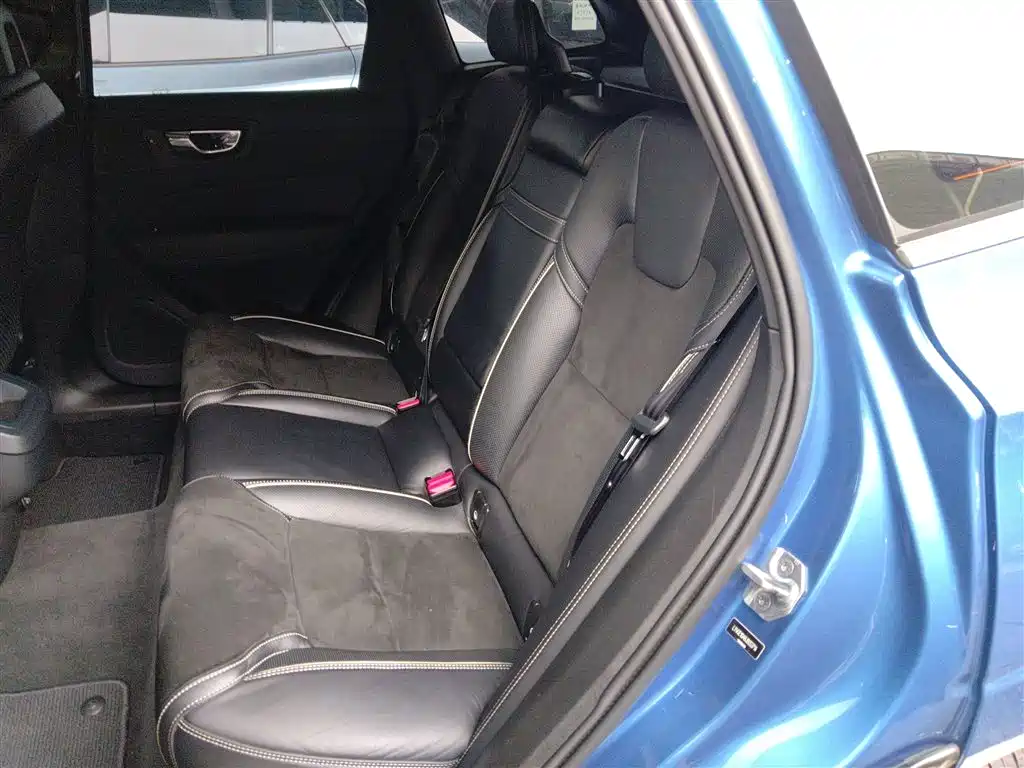 Volvo XC60 2018 T5 four-wheel drive Zhiyuan Sport Edition купить на сайте DeffCars