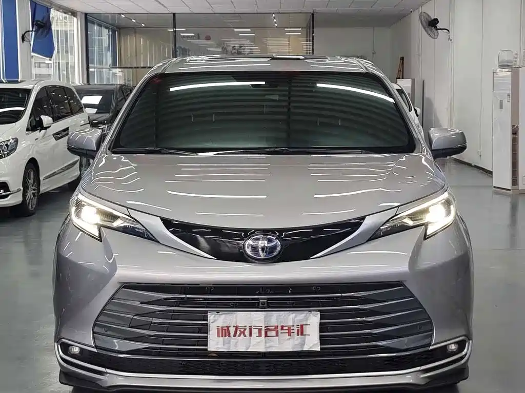 SIENNA 2024 2.5L Hybrid Premium Edition купить на сайте DeffCars