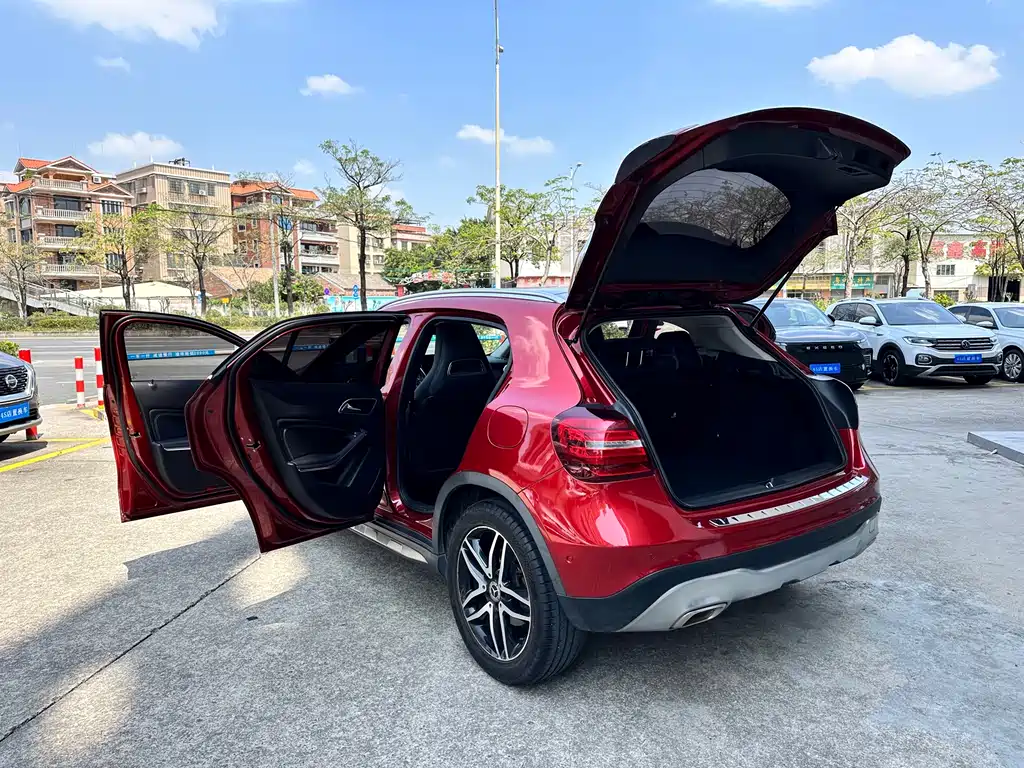 Mercedes-Benz GLA 2018 GLA 200 Fashion Model купить на сайте DeffCars