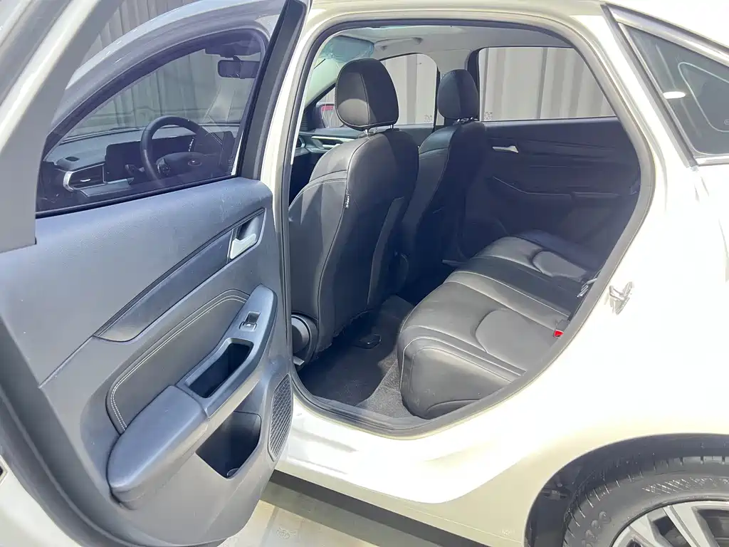 Escort 2021款 1.5L 自动铂金版 купить на сайте DeffCars