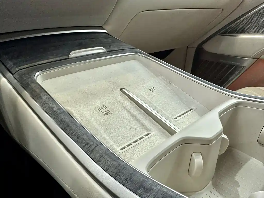 Ledo L90 2025 Ultra six-seater version купить на сайте DeffCars