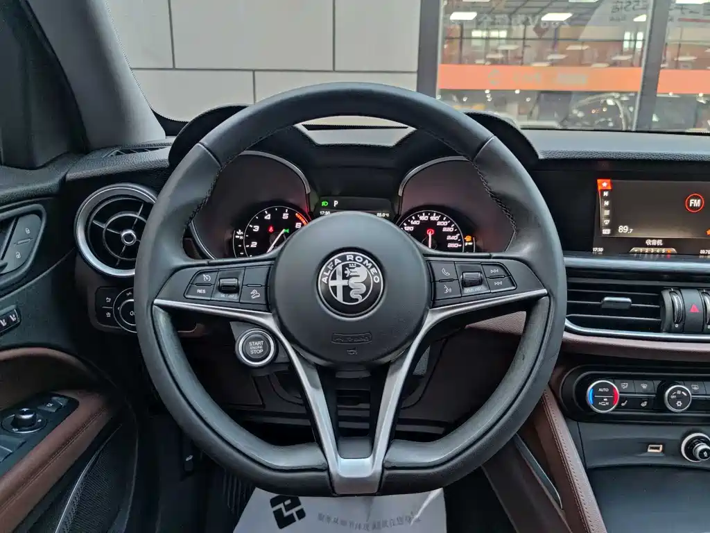 Stelvio 2017 2.0T 200HP Deluxe Edition купить на сайте DeffCars