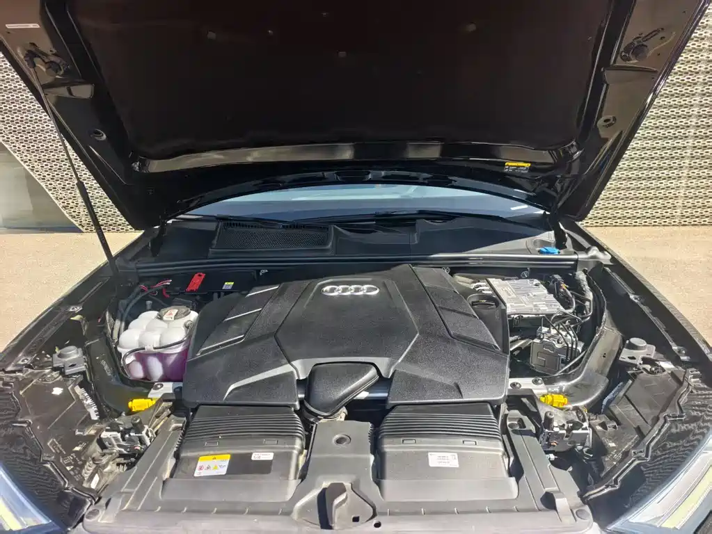 Audi Q7 2025 55 TFSI quattro S line sports купить на сайте DeffCars