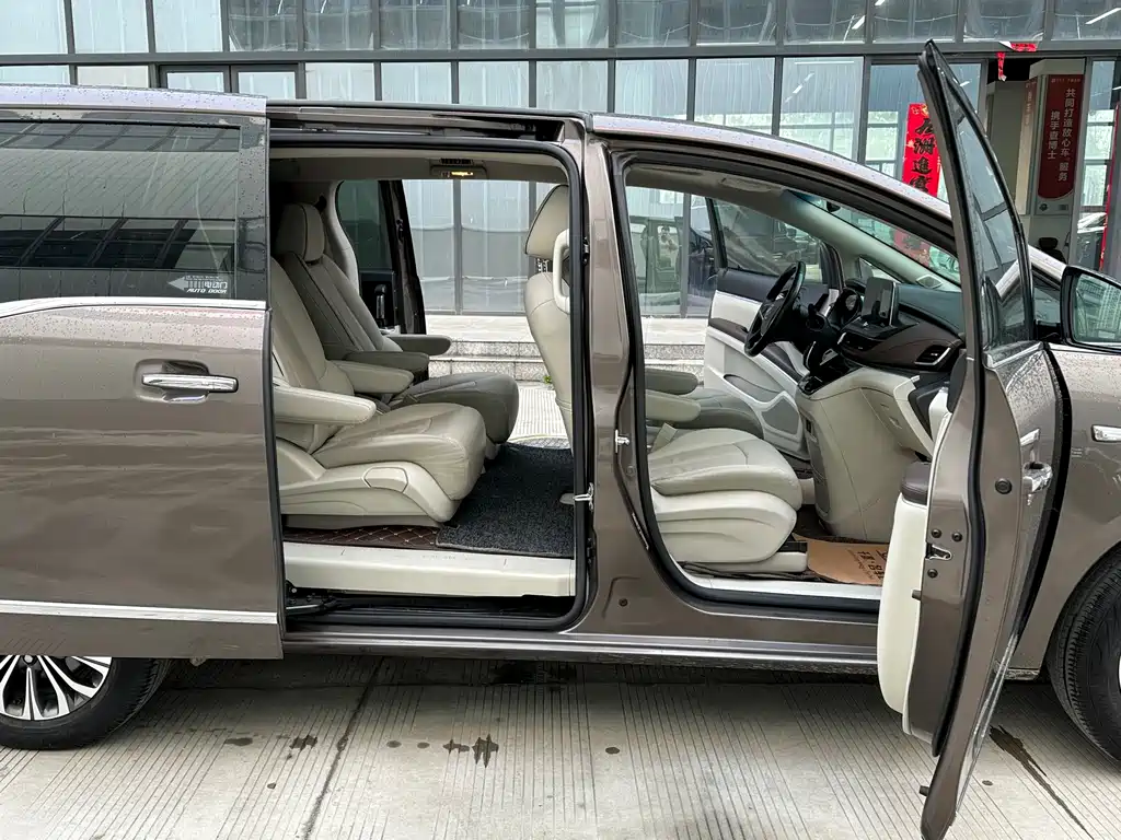 Buick GL8 2020 Land Business Class 652T Luxury купить на сайте DeffCars