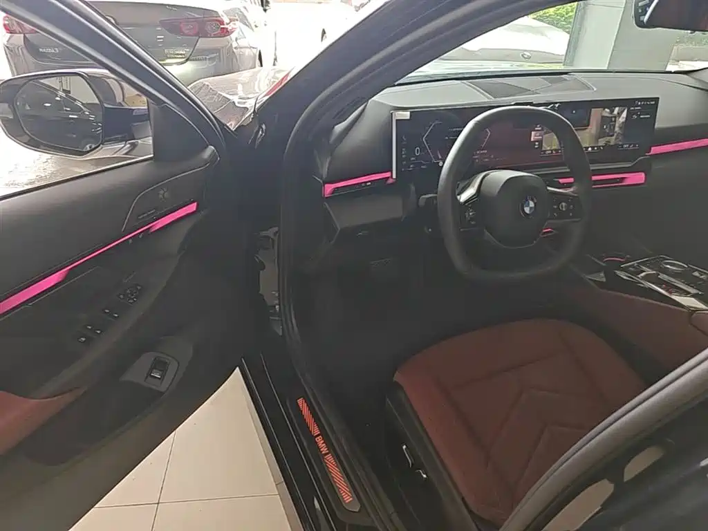 BMW 5 Series 2024 530Li Leading Luxury Package купить на сайте DeffCars