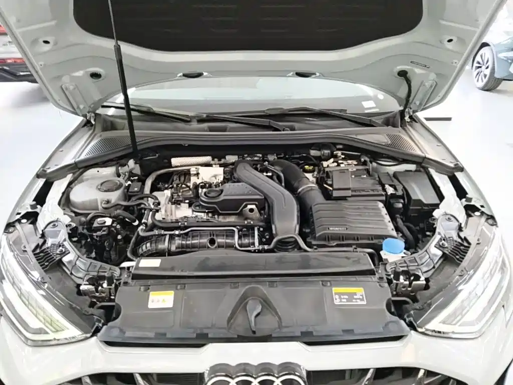 Audi A3 2026 Sportback 35TFSI Flying Spur Premium + Deluxe Choice Pack купить на сайте DeffCars