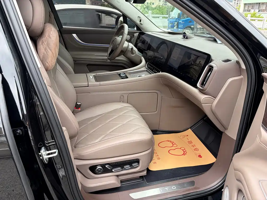 Wenjie M9 2025 extended range Ultra version 52kWh 6-seater version 192-line lidar) купить на сайте DeffCars