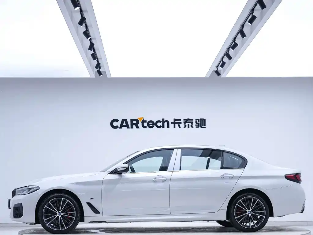 BMW 5 Series 2022 facelift 530Li leading M sports package купить на сайте DeffCars