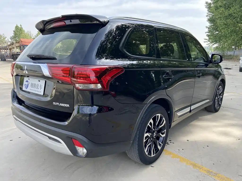 Outlander 2020 2.0L 2WD Enjoy Edition 7 seats купить на сайте DeffCars