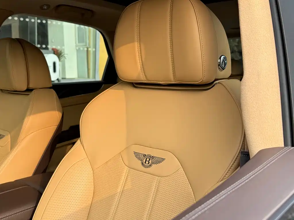 Bentayga 2024 4.0T V8 купить на сайте DeffCars