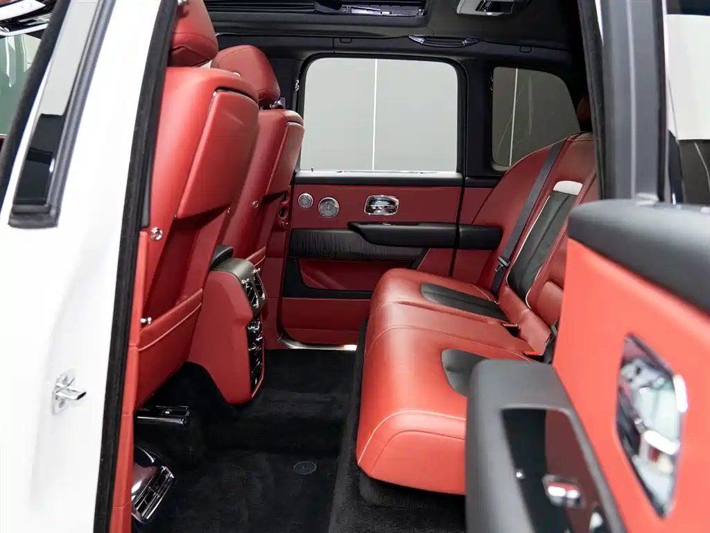 Cullinan 2018 five-seater version купить на сайте DeffCars