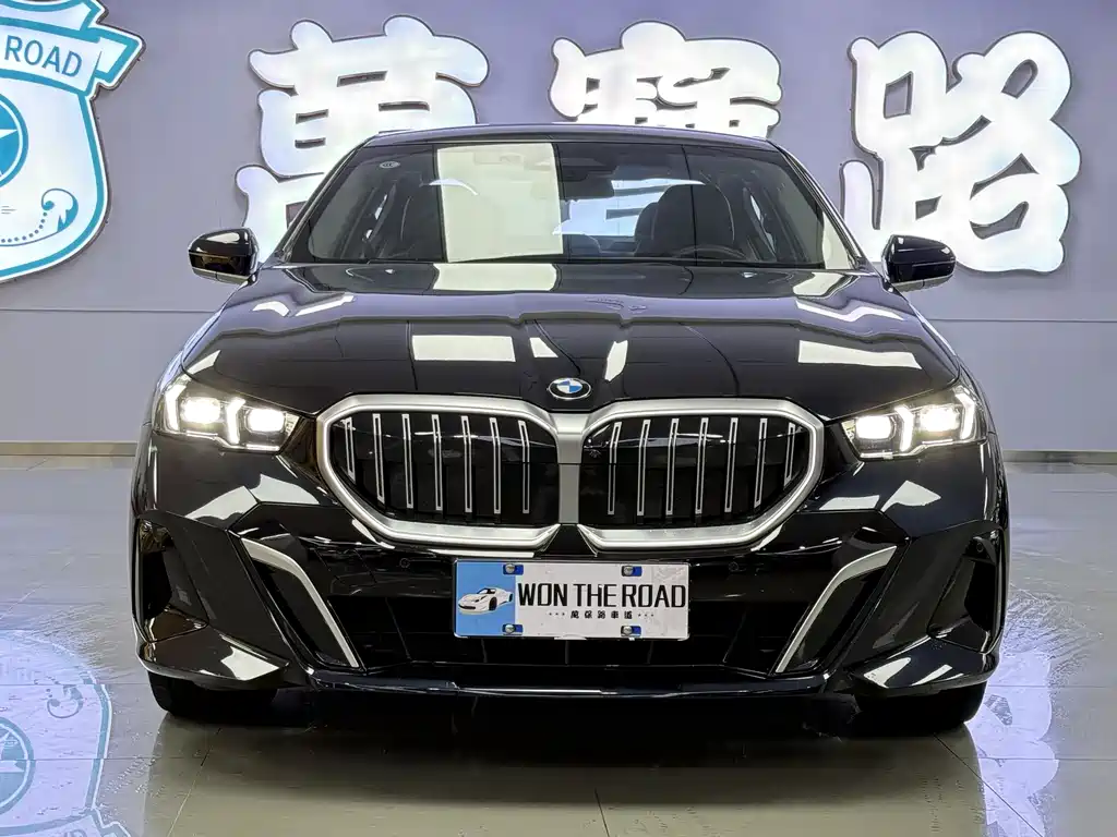 BMW 5 Series 2025 530Li Exclusive M Sports Package купить на сайте DeffCars