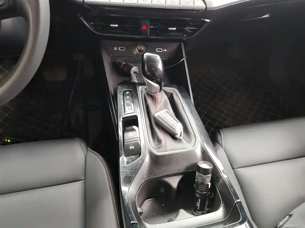 MG5 2021 facelift 180DVVT CVT Youth Deluxe Edition купить на сайте DeffCars