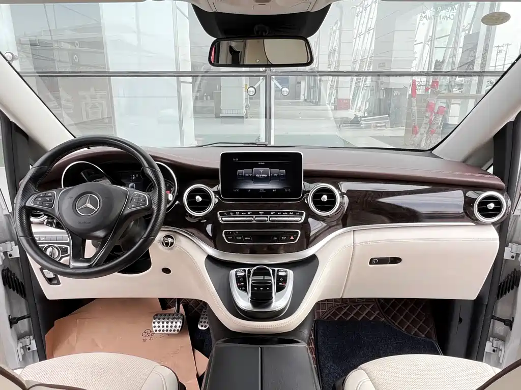 Mercedes-Benz V-Class 2018 V 260 L Premium Extended Edition National VI купить на сайте DeffCars