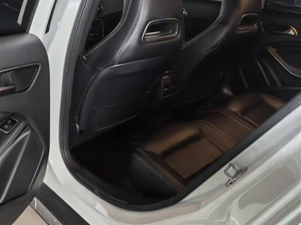 Mercedes-Benz GLA 2017 GLA 200 Dynamic купить на сайте DeffCars