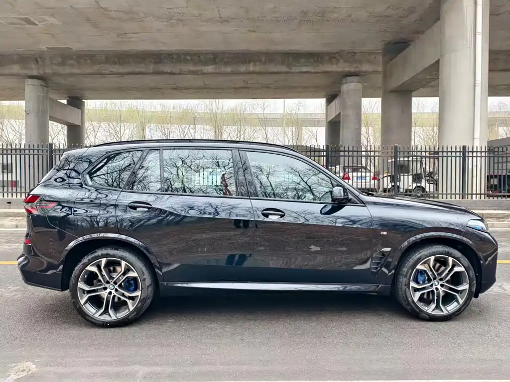 BMW X5 2026 facelift xDrive 40Li M Sports Night Package купить на сайте DeffCars