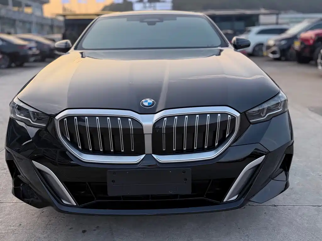 BMW 5 Series 2024 530Li Exclusive M Sports Package купить на сайте DeffCars