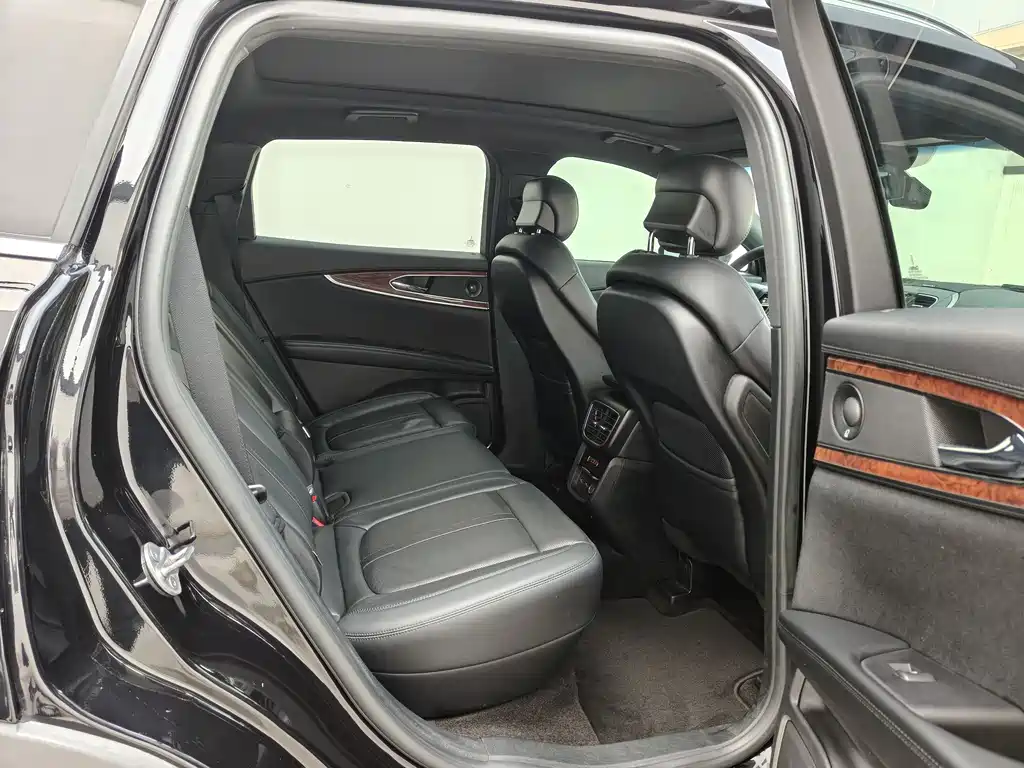 Voyager imported 2019 2.7T four-wheel drive premium version, National V купить на сайте DeffCars