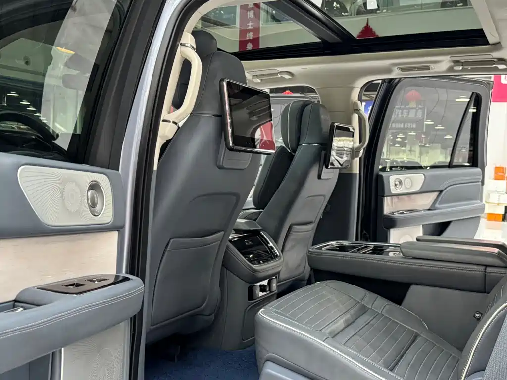 Navigator 2022 3.5T Presidential Edition купить на сайте DeffCars